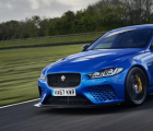 赛车传奇人物对Jaguar XE SV Project 8进行评分