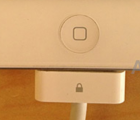 苹果在零售商店首次推出新型锁定式Dock连接器