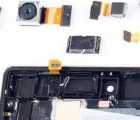 索尼Xperia Z4被撕毁以显示几乎相同的故事
