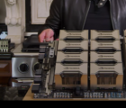 Nvidia新一代AI超级电脑系统DGX A100亮相