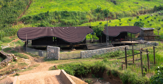 建筑工作室KientrucO在越南多山省的SonLa省为儿童建造了BóMon幼儿园