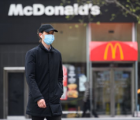 麦当劳五月美国同店销售额下降5％ 因为餐厅重新开放