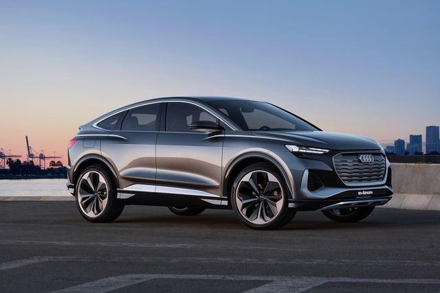 奥迪推出了这款电动q4 sportback e-tron概念车,称其接近2021年生产的
